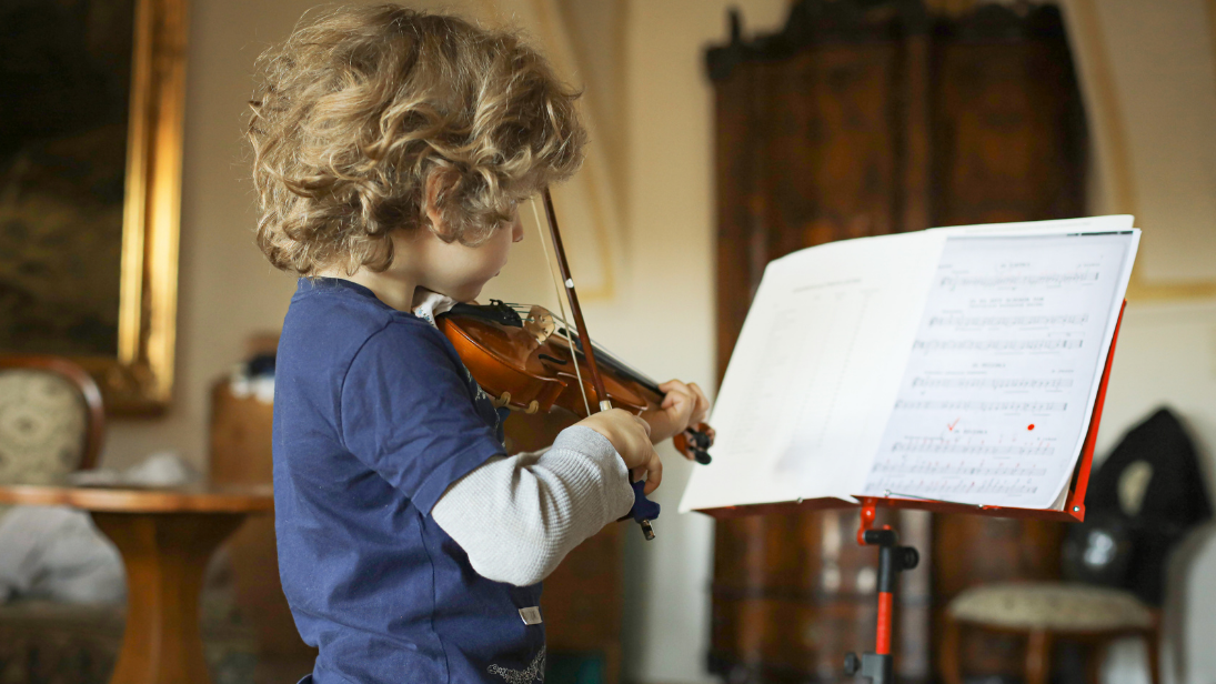 Die Geige ist eines der beliebtesten, klassischen Instrumente. ©rubchikova/AdobeStock